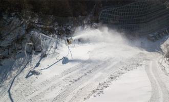 美媒：越来越多滑雪场涌现 滑雪将成中国下一个运动热潮