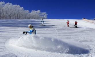 河北涞源：冰雪体育产业拉动就业与消费 促绿色转型